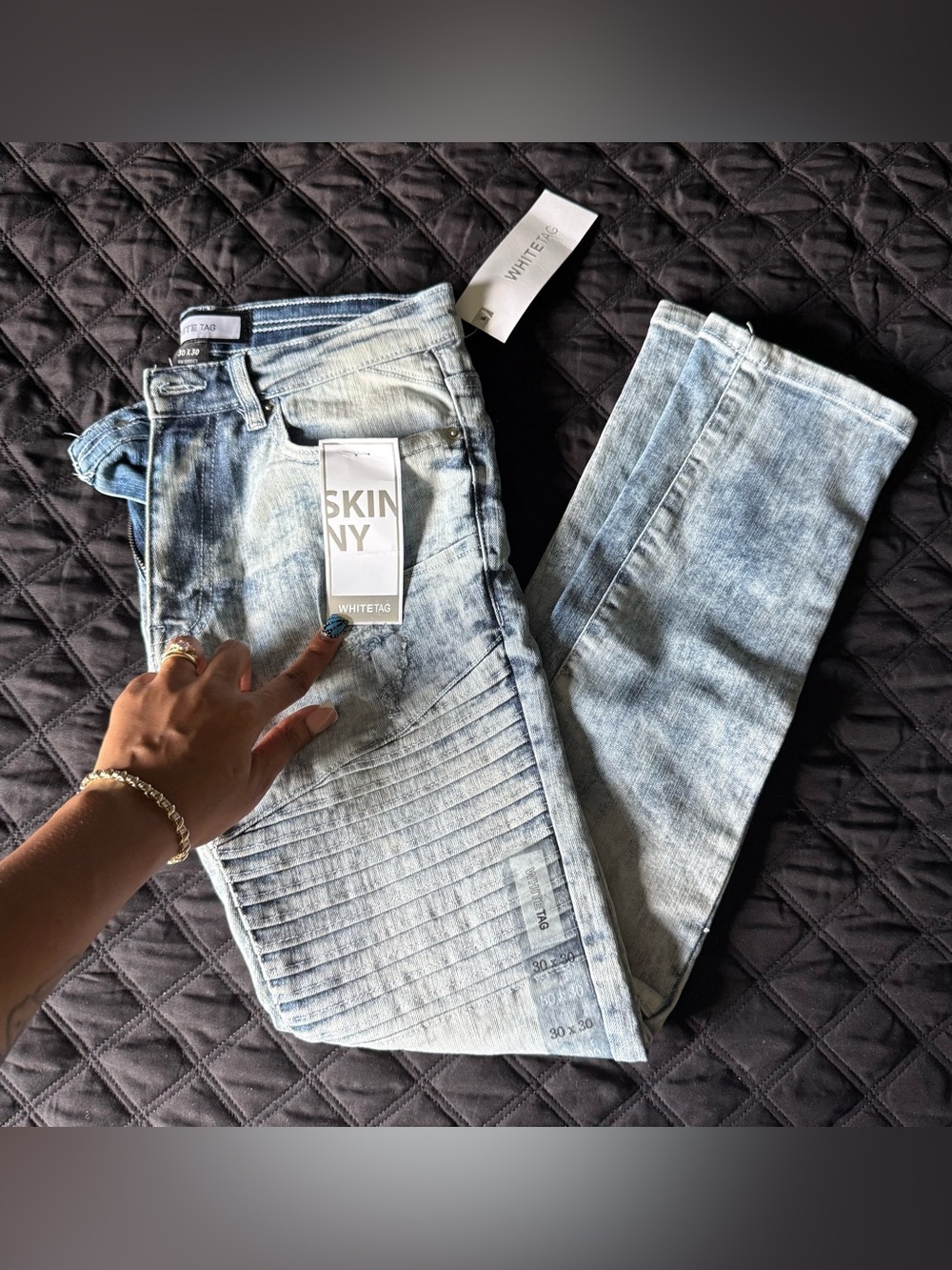 White Tag Jeans
